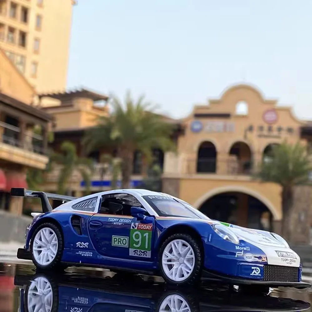 

1:32 911 RSR Macan Toys, литые под давлением модели автомобилей, открытые двери, звук, свет, откатные резиновые шины, миниатюрные спортивные автомобили для детей, подарки