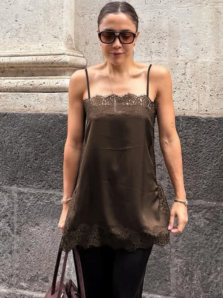 

Элегантный кружевной атласный топ-камизол с пэчворком BKQU для женщин, в стиле бохо Y2K, однотонный, без рукавов, с открытой спиной, шикарный свободный жилет, летний топ для пляжных вечеринок