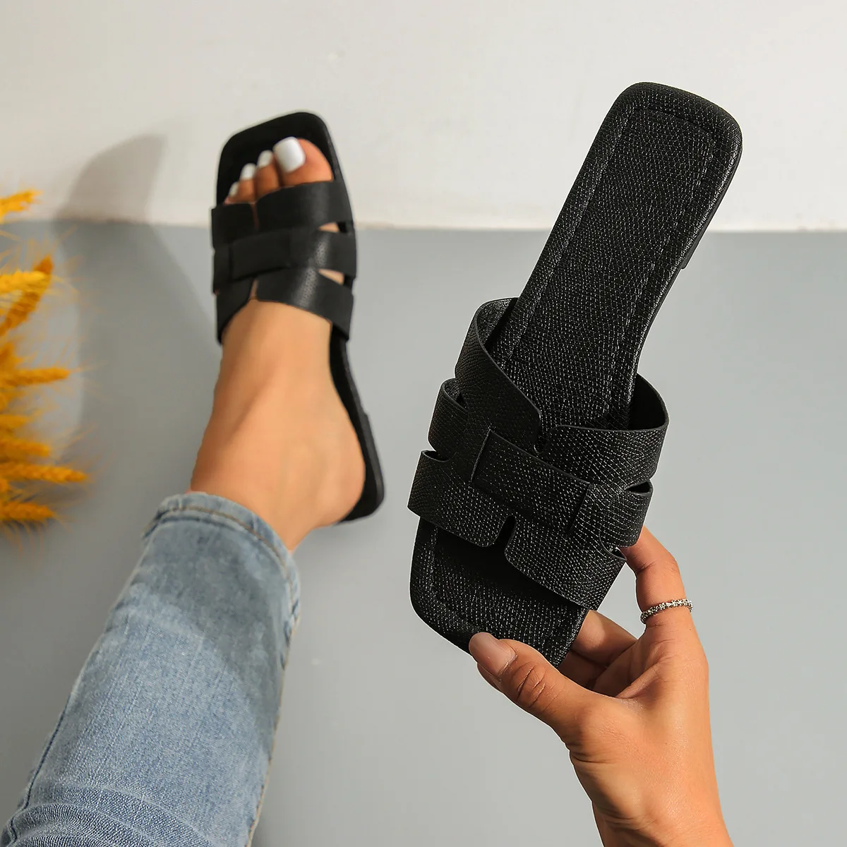Sandalias deslizantes de Color sólido para mujer, zapatos ligeros con punta abierta cuadrada, zapatos planos informales