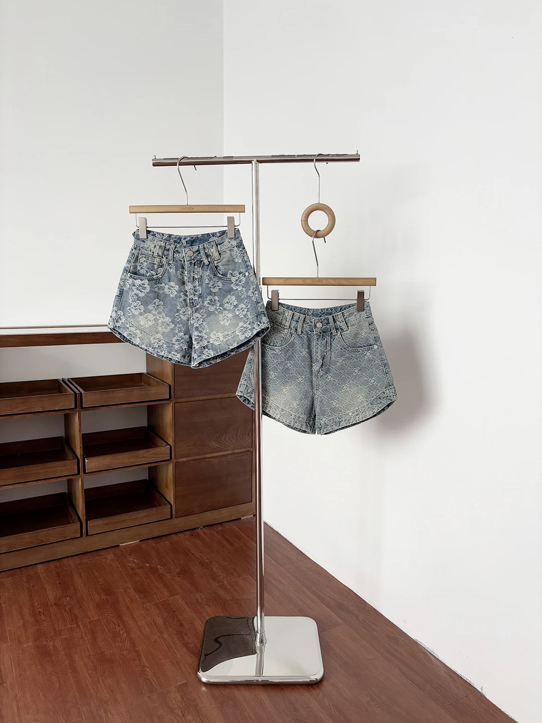 

High Waist Embroidered Denim Shorts Women Summer Slimming Hot Pants Wide Leg Hot Pants Floral Pattern Polyester Fiber