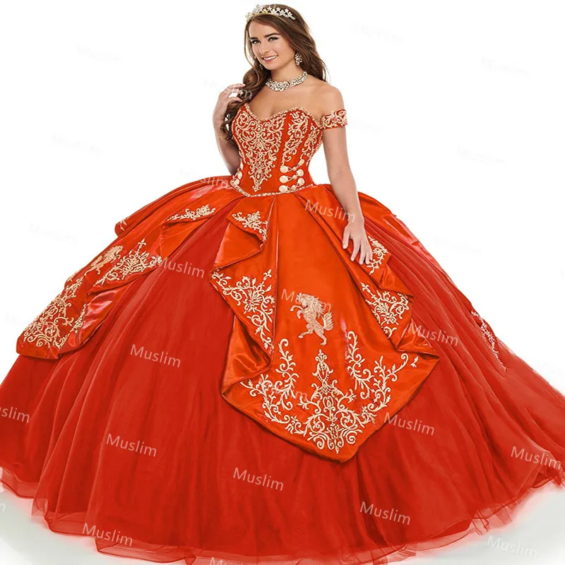 فساتين سندريلا الحمراء Quinceanera والتطريز الذهب 2021 الكرة ثوب Poofy الأميرة الحلويات 15 سنة للفتيات الصغيرات فستان حفلة موسيقية