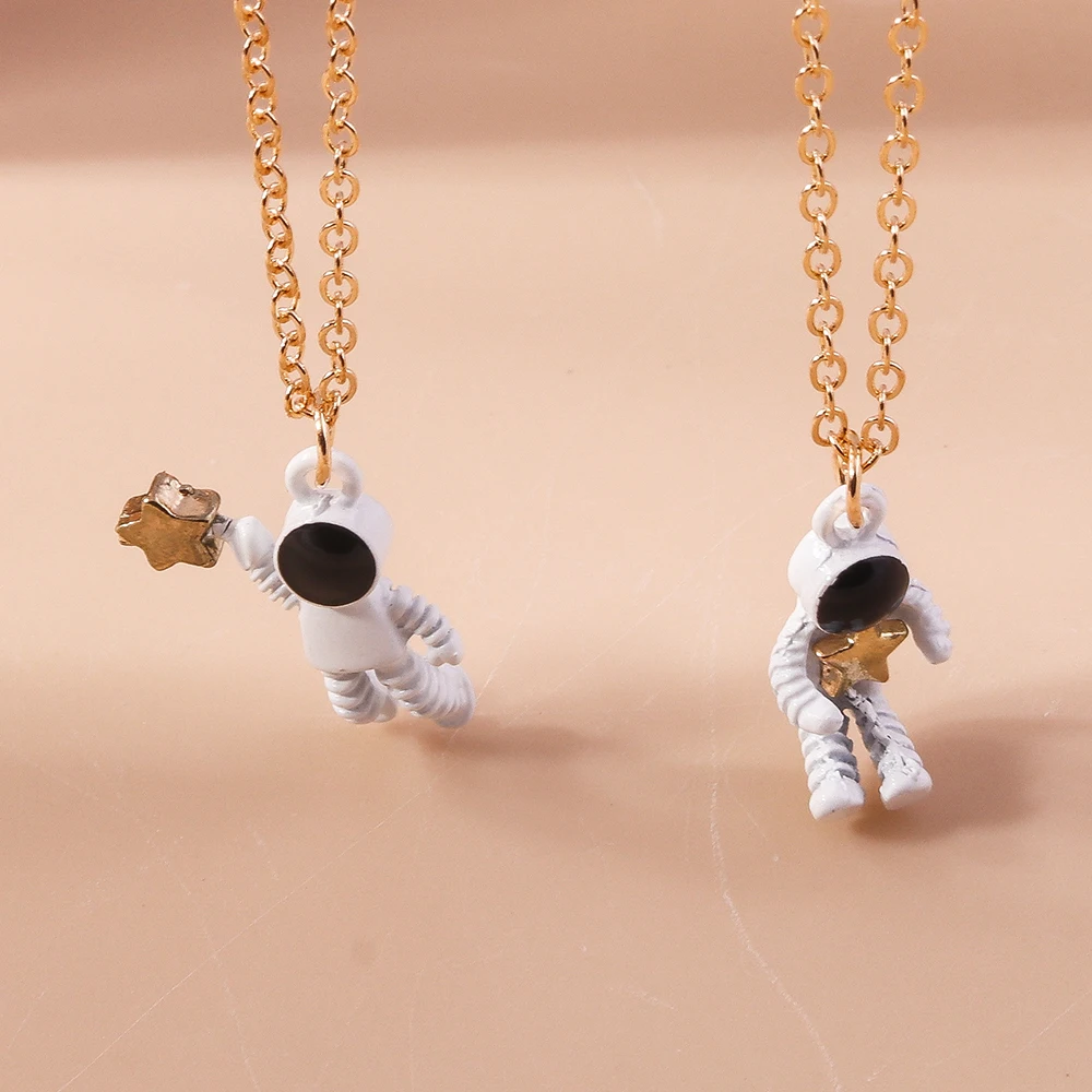 Aihua Hot Selling Alloy Spaceman Astronaut Necklace for Women Men Couple Matching Necklace Set BFF Best Friends Birthday Gifts