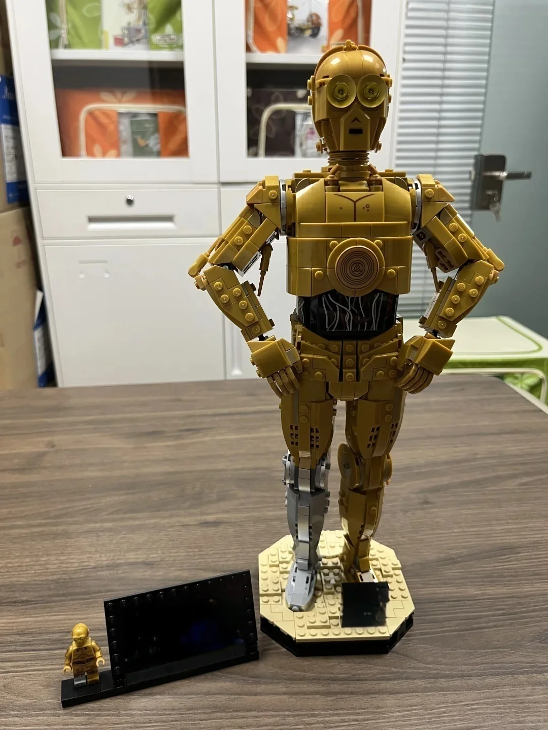 Golden Robot Building Blocks Model, Home Display Ornament, Festival Holiday Gift for Collectors