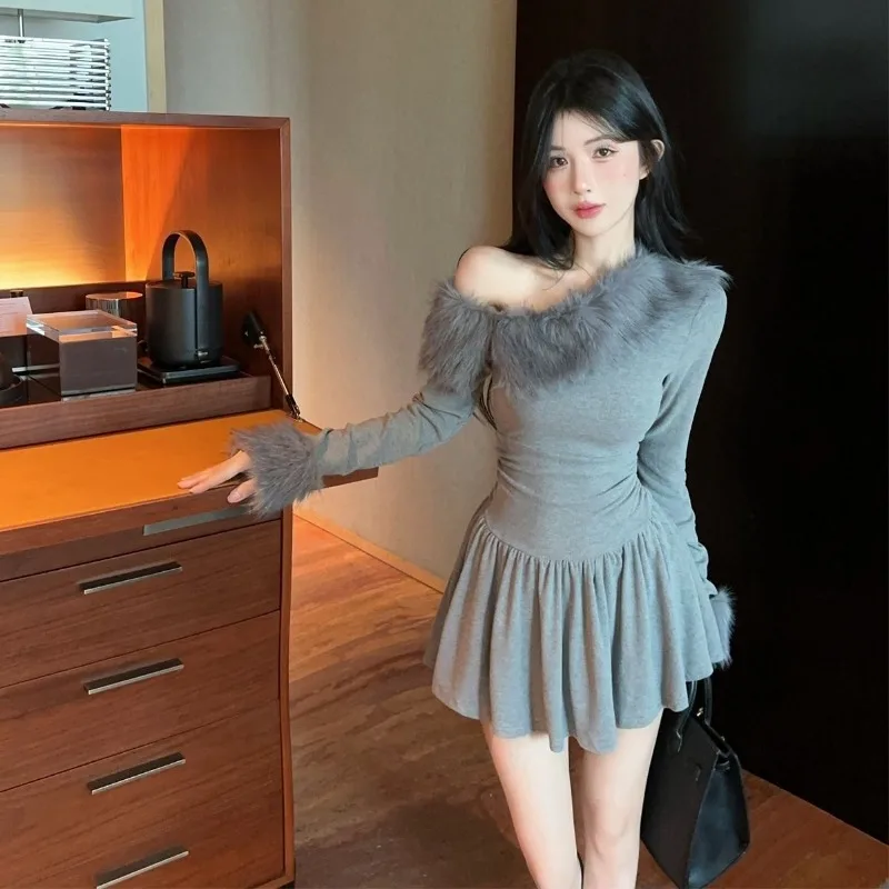 Maillard's Fur Collar Off-the-shoulder Dress Women in Autumn Winter Pure and Sexy One-shoulder Pleated Skirt with Cinched Waist