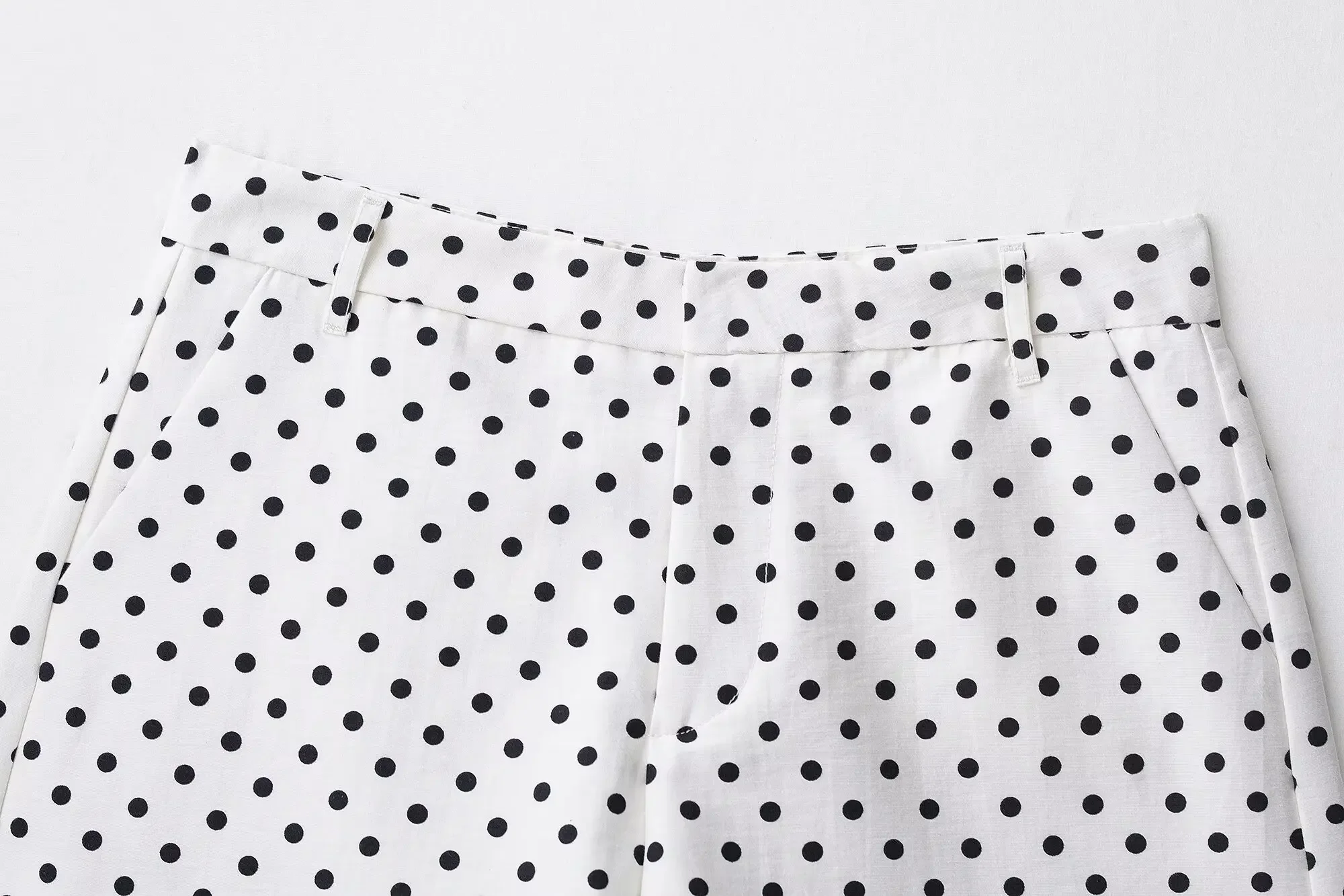 Damen-Set mit Polka Dots, 2-teilig, lässig, Stehkragen, langärmliges Crop-Top und Shorts mit hoher Taille, Outfit, Frühlingsmode, Streetwear – Detail 15