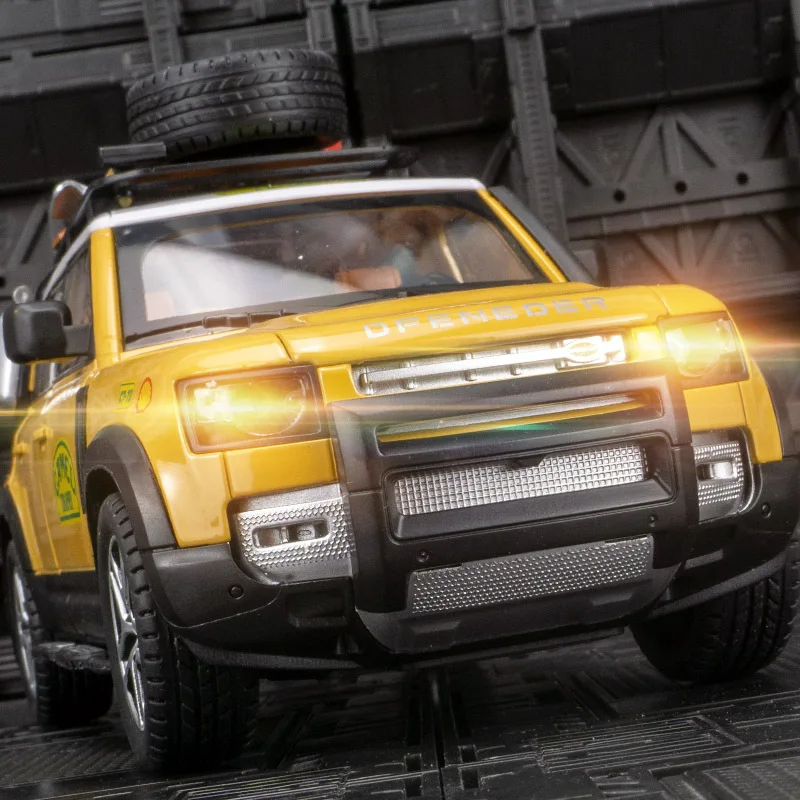 1:24 Camel Cup Land Rover Defender With Tools Alloy Diecasts & Toy Vehicles Toy Car Model Sound and light Collection Toy Gift