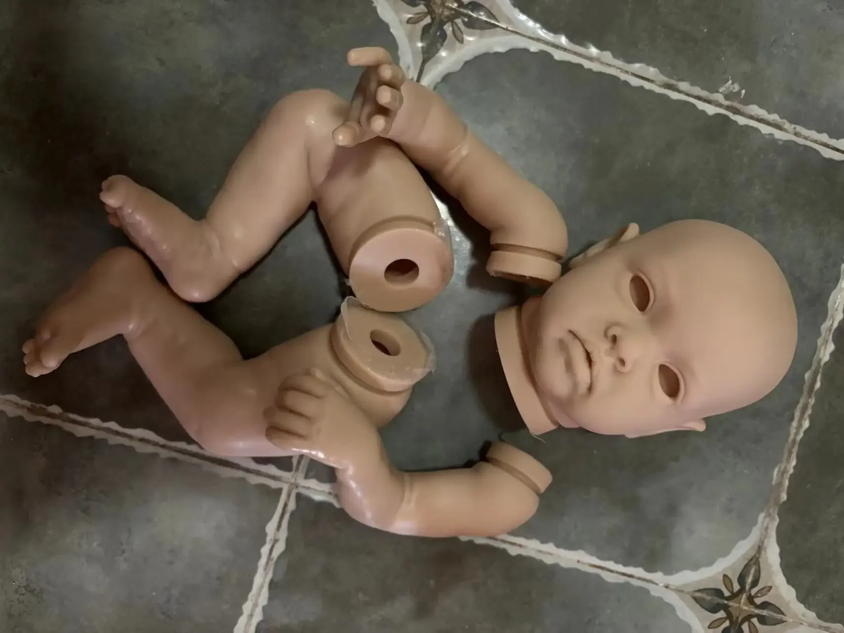 

EGO 20inch Reborn Doll Kit Chantal Unfinished Unpainted Doll Parts with Cloth Body and Eyes