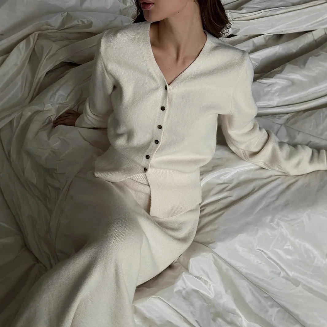 

Elegant Women's Knitted Skirt Two Piece Set Temperament Solid Color Cardigan Coat A-line Skirts 2 Piece Sets Commuting Clothing