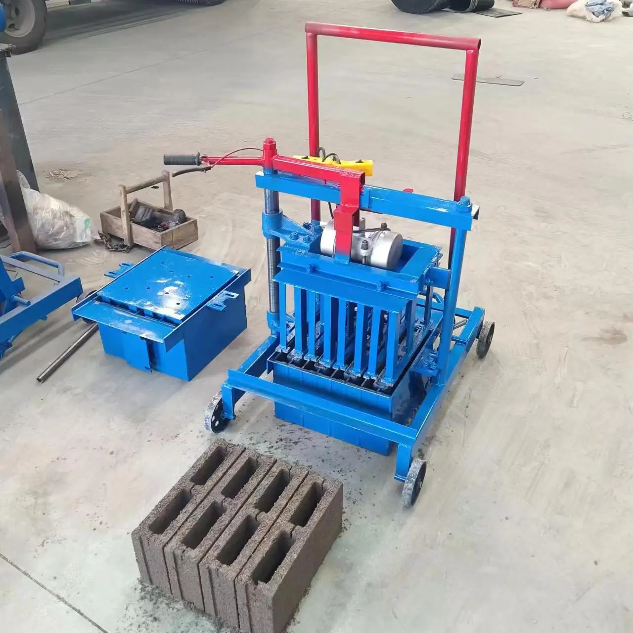 

Продажа новых небольших машинок для производства кирпича в Китае для Кении