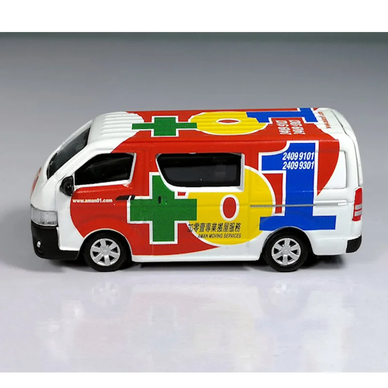 เล็กๆ 1:64 Scale Alloy HongKong Hiace +01 Moving Van Bus Diecast Miniatureของเล่นรถจําลองคลาสสิกของสะสมของที่ระลึก