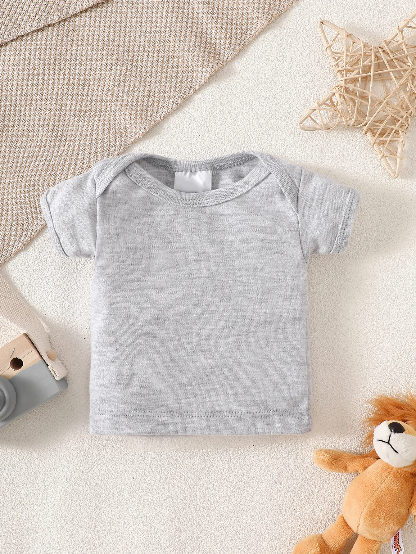 8-teiliges Neugeborenen-Strampler-Set | 100% Baumwolle, weich und atmungsaktiv | Graues Cartoon-Stern-Design | Für Babys von 0-9 Monaten – Detail 5