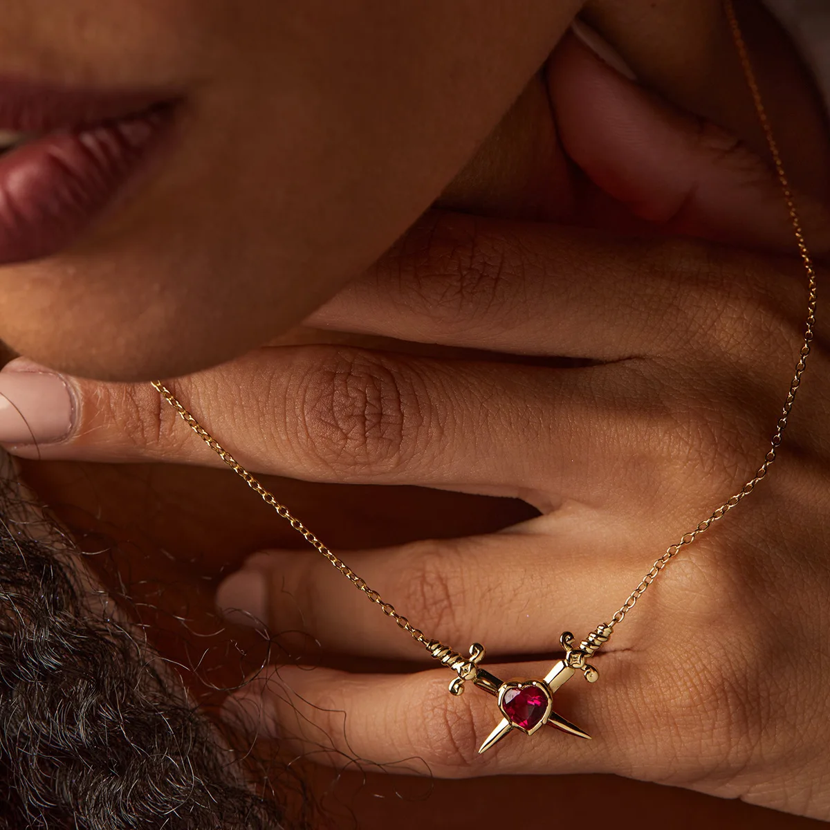 Europe America Gold Color Double Sword Imitation Ruby Heart Piercing Necklace UNISEX Punk Hip Hop Happy Party Jewelry Necklace