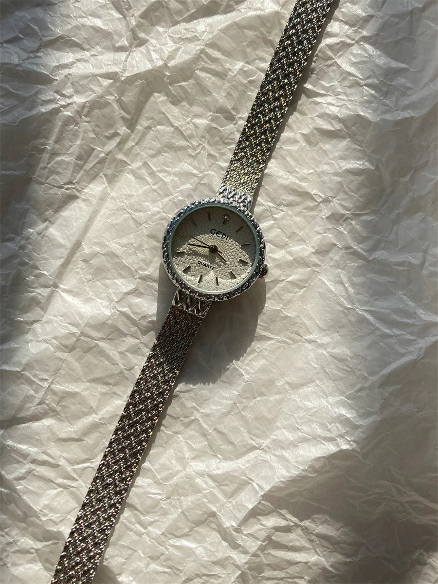 Jam tangan wanita mewah asli Starry sky, jam tangan wanita gaya Prancis mewah ringan, gaya Prancis, mode kelas atas, jam tangan kuarsa bertemperamen