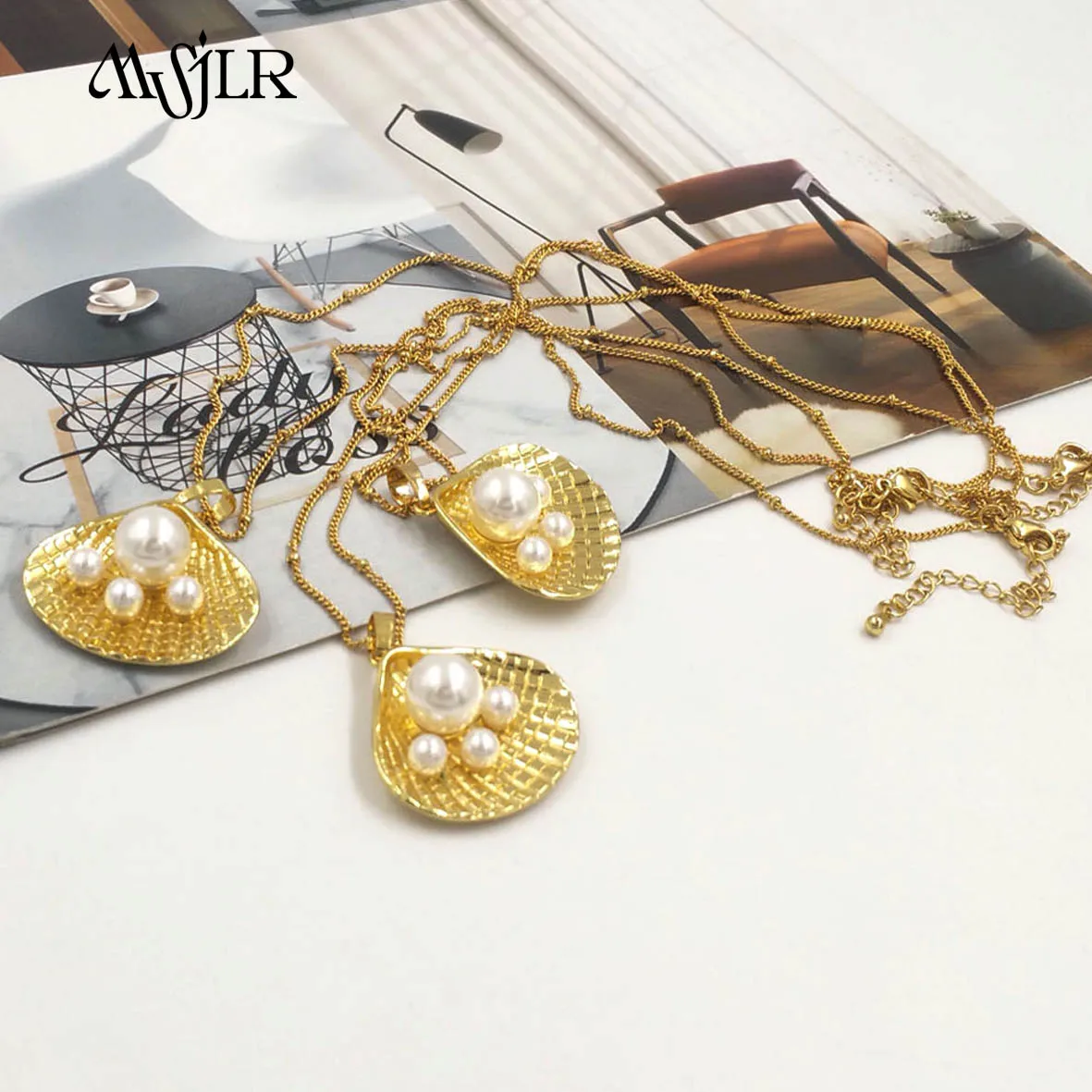 

MVN123 Beautiful Shell Shape Manmade Pearls Necklace With 18k Real Gold Plated For Girls Anniversary Gifts