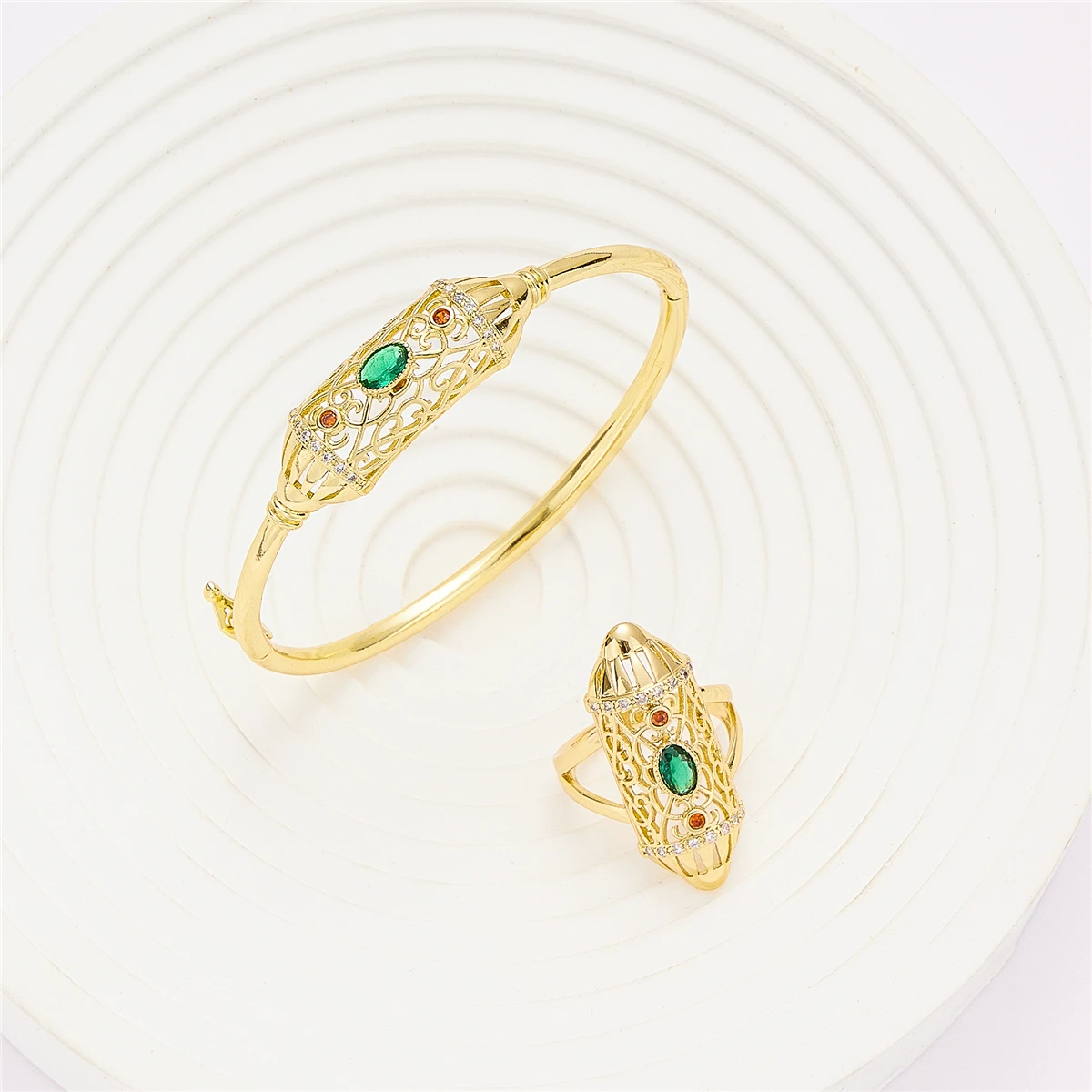 Hot Selling Accessory Wedding Jewelry Set For Women Green Decorative Stone Hollow Bracelet