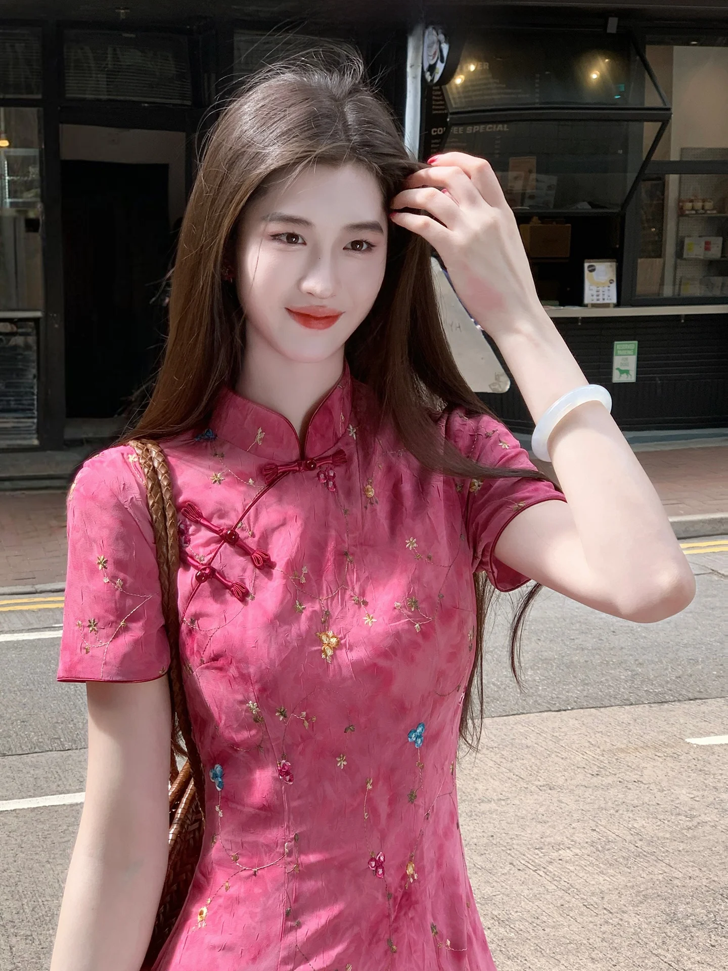 

Новое китайское платье Ципао с цветочным принтом в китайском стиле, женское осеннее длинное платье, винтажное Ципао с цветочным принтом