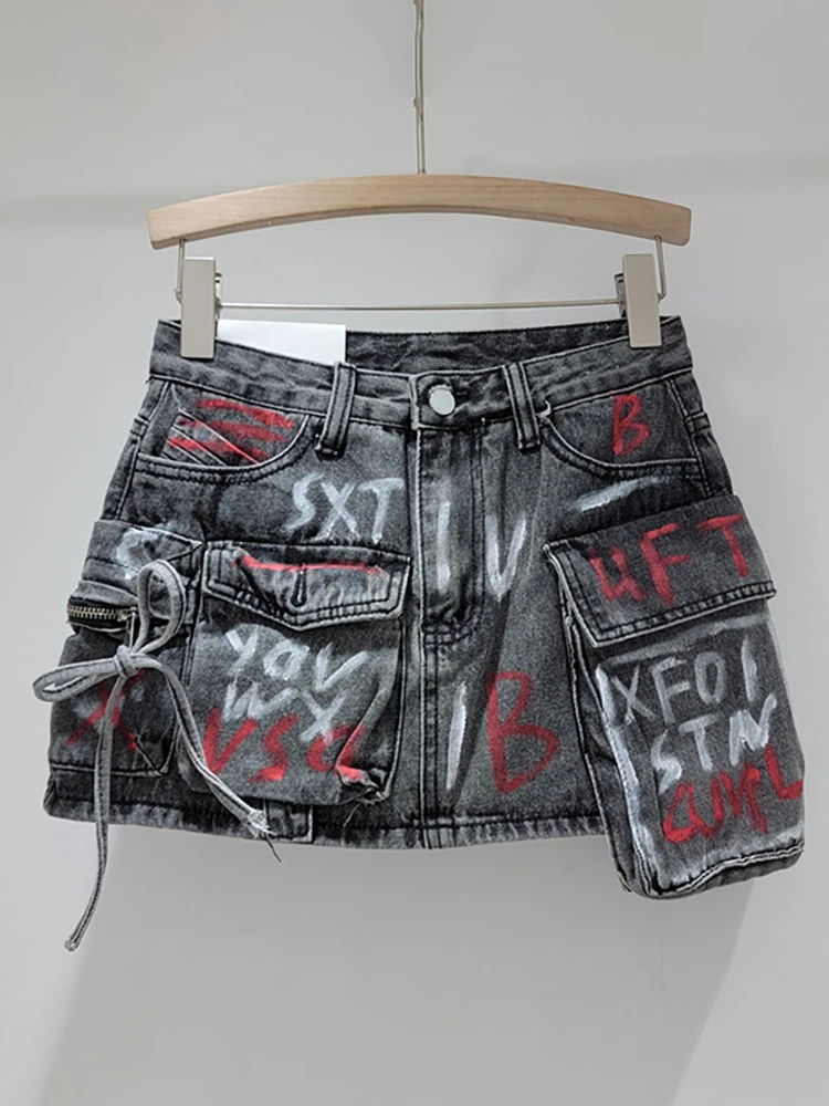 DEAT Women's Denim Skirt Hand-painted Graffiti Letters Multiple Pockets High Waist Cargo Mini Skirt 2024 Autumn New Fashion