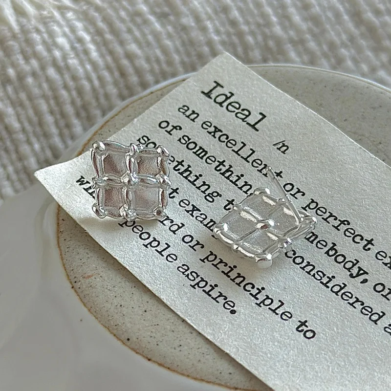 [Cciris.Com] S925 Silver Quilted Texture Earrings Korean Vintage Minimalist Wholesale Dainty Jewelry for Women