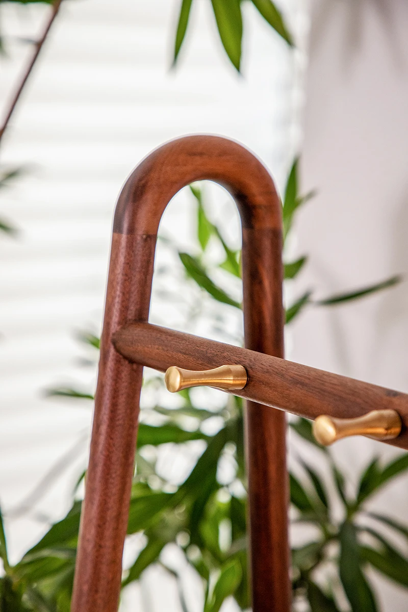 モダンデザイン木製コート洋服ラック バレスタンド 洋服バトラ - Coat Rack Standing のレビューと価格