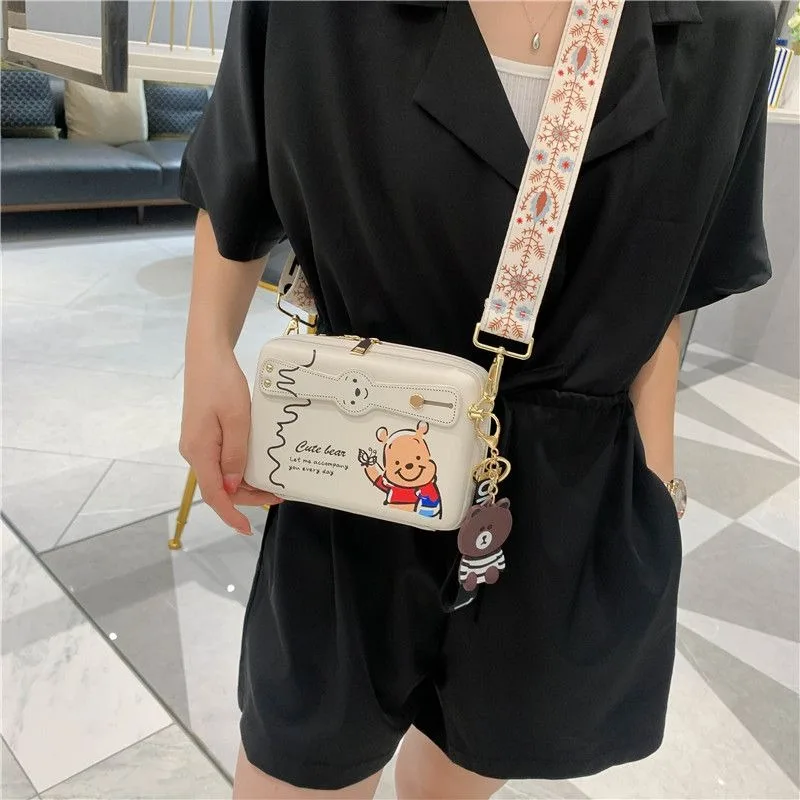 Petit sac à bandoulière Winnie l'Ourson, motif de dessin animé mignon créatif, mode étudiante, grande valeur, une épaule, bandoulière, animation, périphérie, organisation