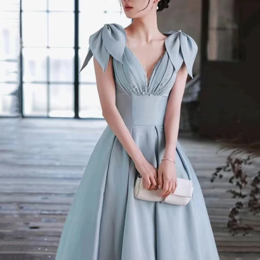 Elegant Long Light Blue V Neck Satin Evening Dresses Sleeveless A Line Floor Length فساتين سهرة 2024 فاخره جدا