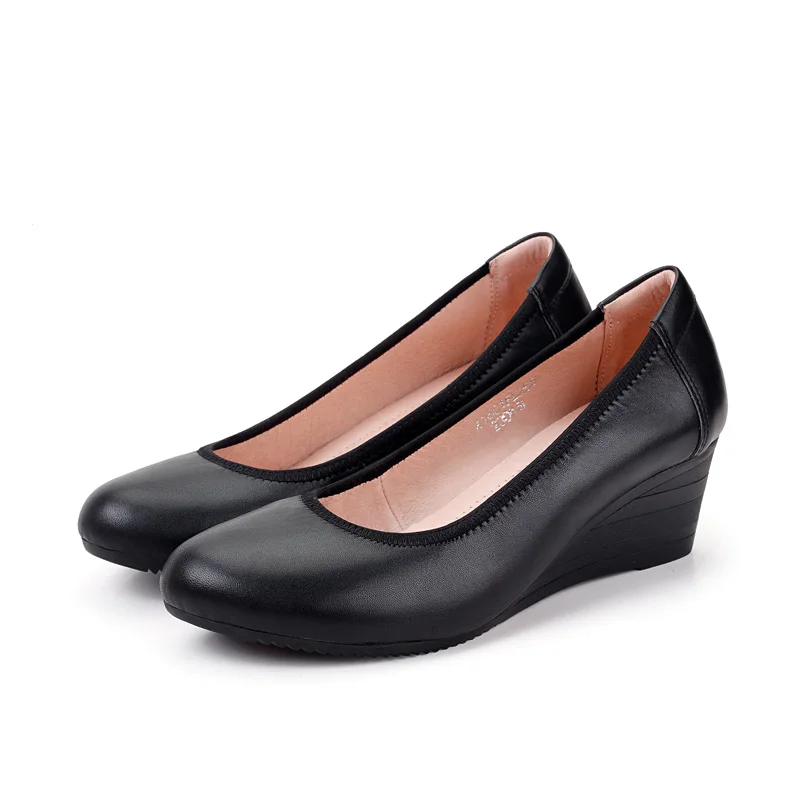 Soft Soled Work Shoes Women\'s Black Leather Shoes Not Tiring Feet Leather Slope Heel Single Shoes Profession Shoes Ladybugs