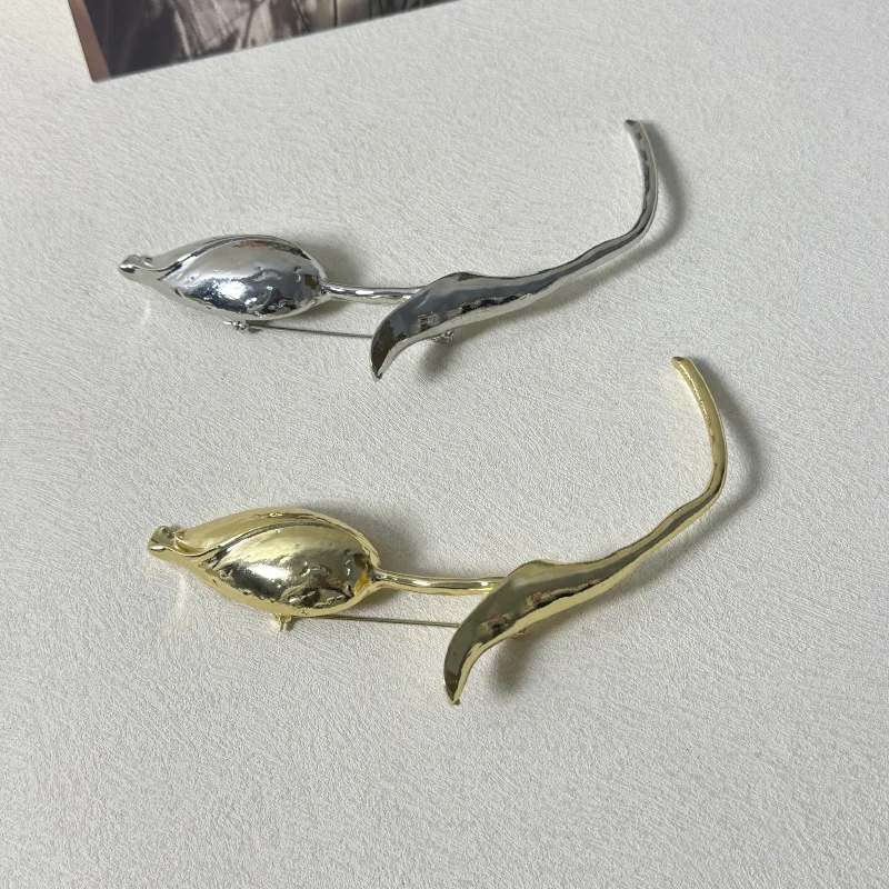 Vintage Tulip Shaped Metal Large Flower Brooch for Women Girls Exaggerated Trendy Pin Accessories Party Jewelry Gifts