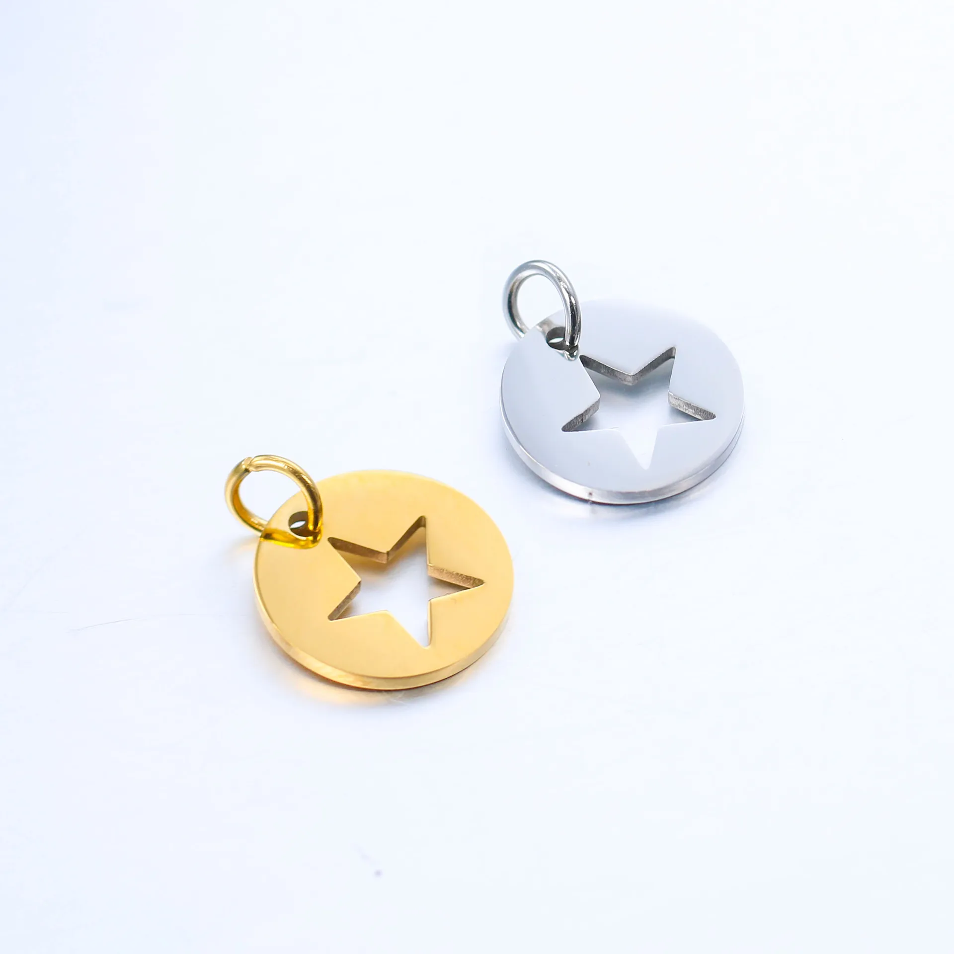 DOOYIO 5 sztuk ze stali nierdzewnej okrągły pusty pięcioramienna gwiazda Charms wisiorek Diy kolczyki naszyjnik bransoletka akcesoria do wyrobu biżuterii