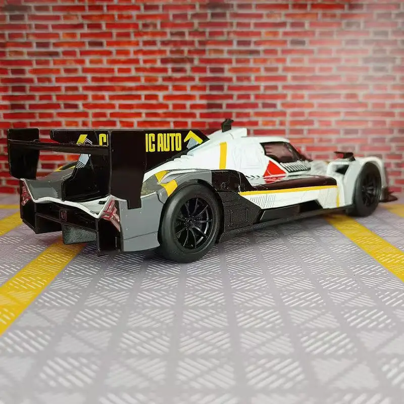 1:24 M Hybrid V8 Super Racing Alloy Car Model Sound and Light Children's Toy Collectibles Birthday gift