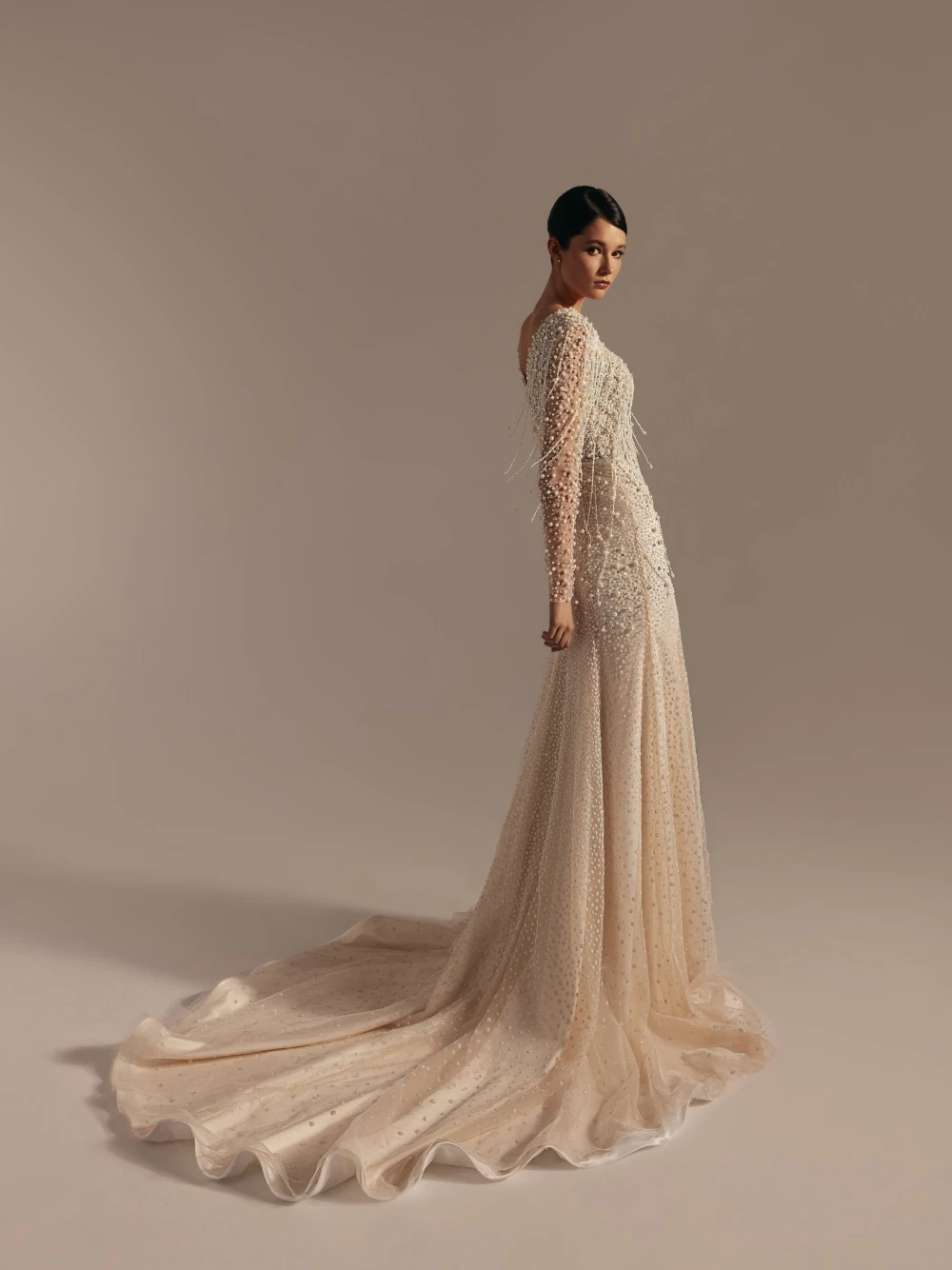 Abito da sposa delicato con nappa di perle ricco Chic 2 in 1 Scollo profondo sexy Bellissimo abito da sposa personalizzato Nuovo arrivo