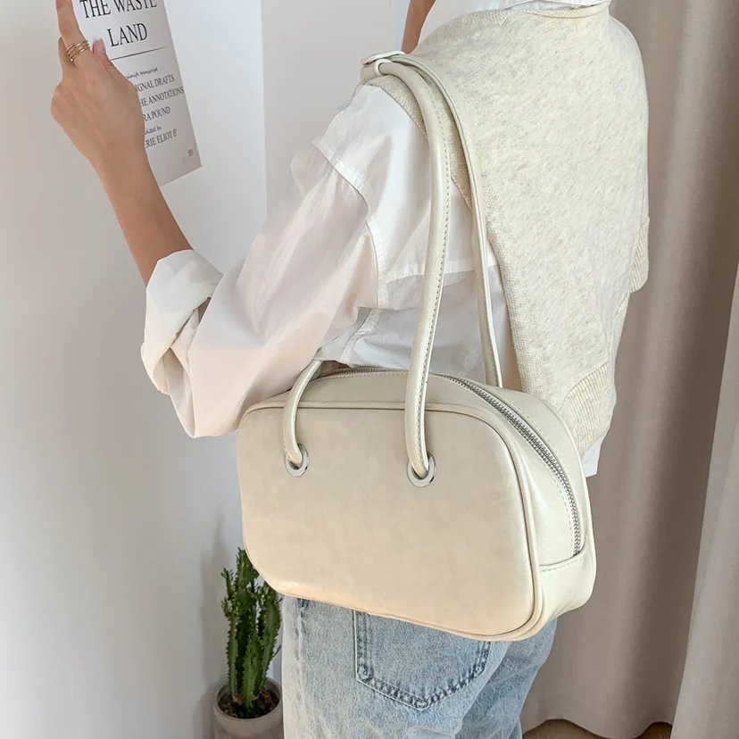 

Chic Retro Oil Wax Texture Underarm Bag Large Capaci Single oulder Handbag Boston Pillow Bag Women's Bag Faionable Tote