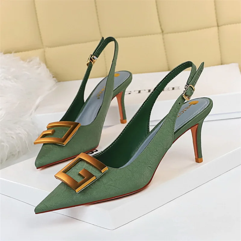 Metalen Vierkante Gesp Dunne Hak Party Schoenen Zwart Groen Wit Vrouw Puntige Neus Holle Rug Riem Pumps Middelste Hak Sandalen