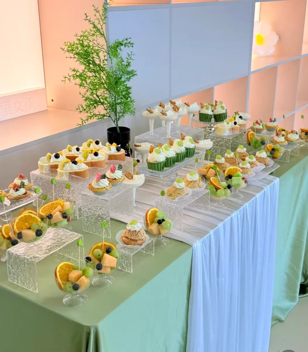4Pcs Clear Acrylic  Risers Display Stands for Cupcake Candy Food Dessert Cube Boxes  Home Decoration Organzier
