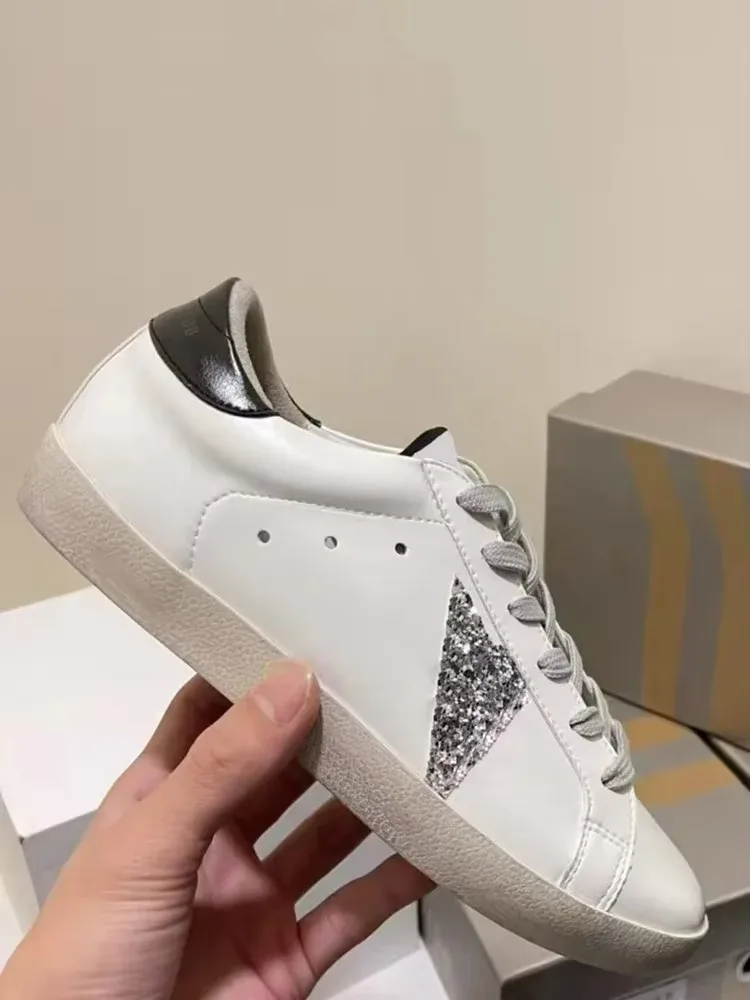 Sommerliche, hochwertige Schnürschuhe aus echtem Leder mit flachem Boden, runder Zehenpartie, atmungsaktivem Patchwork und rutschfester Sohle für Herren