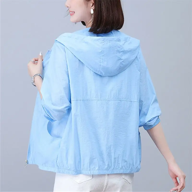 Chaqueta cortavientos informal de manga larga para mujer, abrigo fino con capucha y protector solar, chaqueta Bomber con cremallera, prendas de vestir sueltas Q856 exteriores, novedad