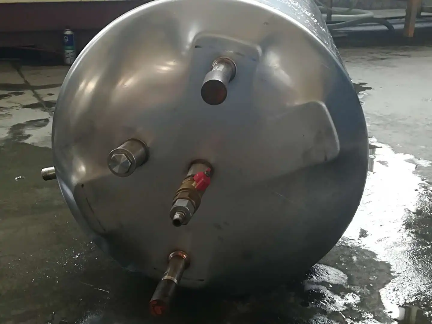 سخان الماء الساخن المعزول من الفولاذ المقاوم للصدأ 0.6 ميجا باسكال يعمل بالطاقة الشمسية