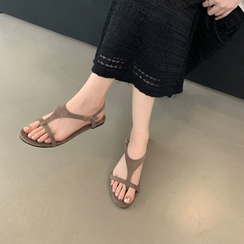 Black Sandals Women Flat Thong Femme Summer Ladies Shoes Fashion T Belt Flats Sandals Brown Beach Sandales Femmes 2024