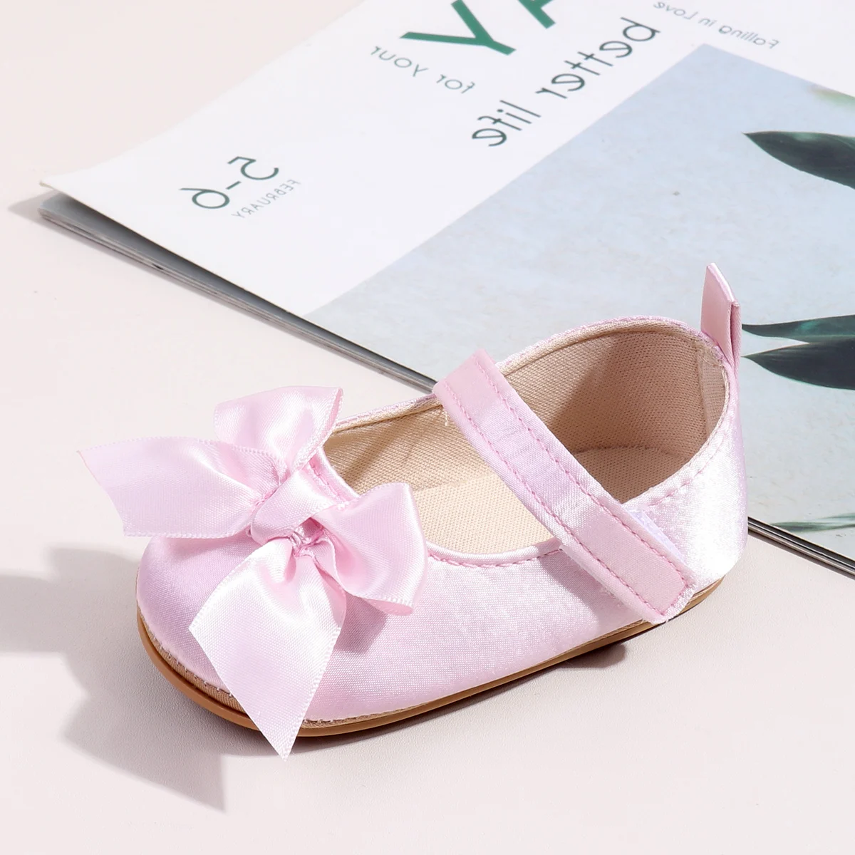 2025 primavera y otoño nuevo estilo zapatos de aprendizaje de princesa para bebés-zapatos de tela cómodos y versátiles con lazo para niños pequeños