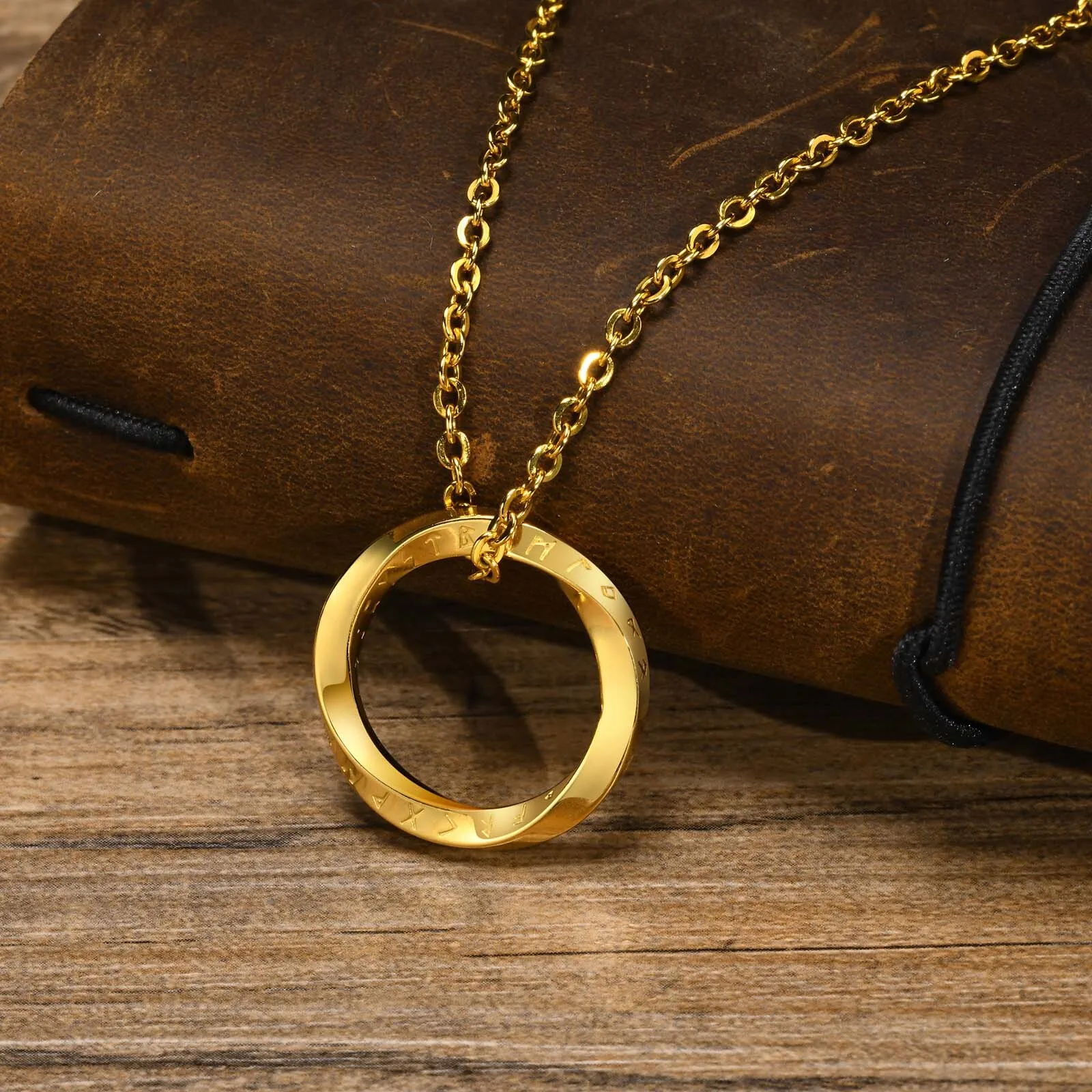 Nordische Wikinger-Anhänger-Halsketten für Männer und Frauen, gedrehter Edelstahl-Schmuck, Dreieck-Charm, geometrischer Kragen, Party-Geschenk – Detail 18