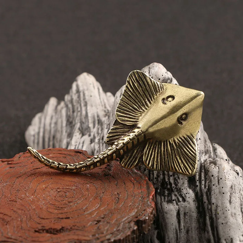 Vintage Brass Devil Fish Watching Fishes Sea Animals Model Fishbowl Decoration Action Figures Education Miniature Kids Toys