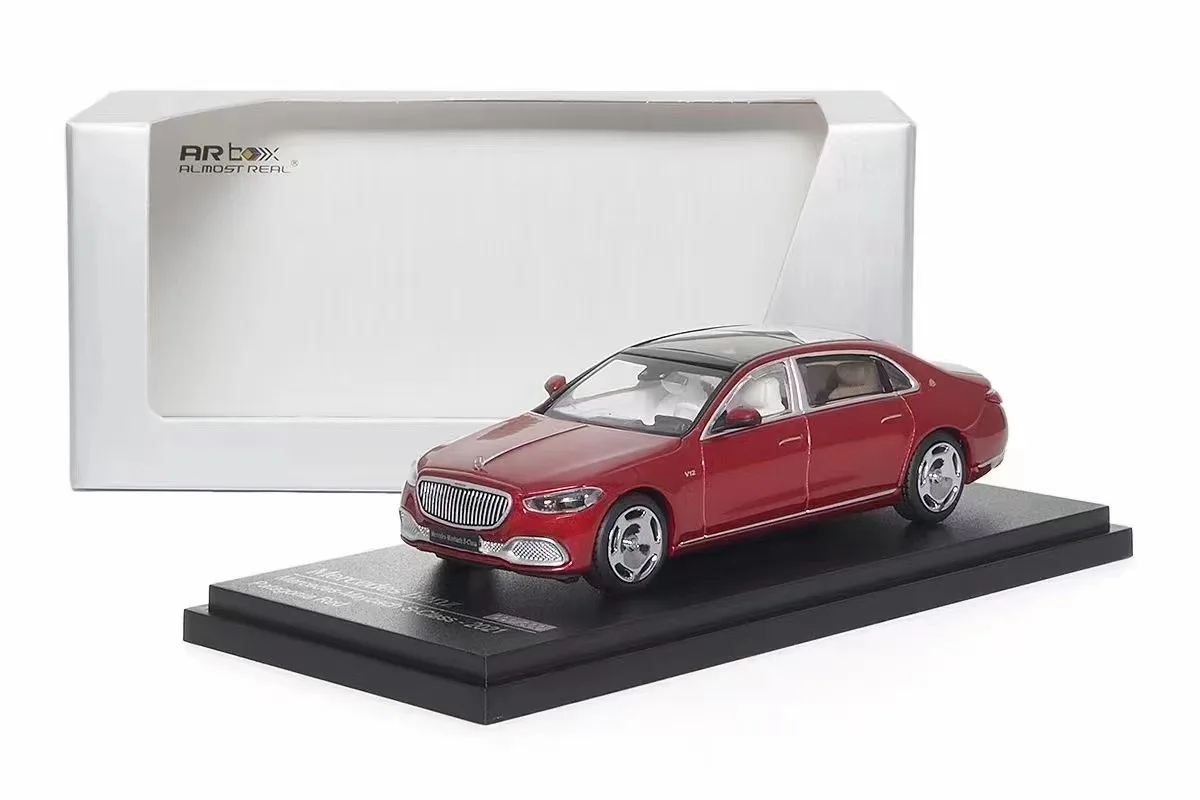 1:64 Maybach Mercedes-Benz S680 dwukolorowy, czerwony odlewany ciśnieniowo ze stopu statyczny wyświetlacz symulacyjny model samochodu, kolekcja dla dorosłych.