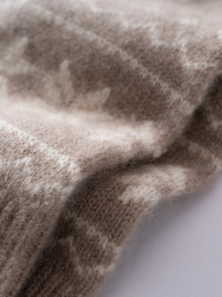 ZYCZCXX A-grade 100% Cashmere Knitted Soft Warm Touch Screen Gloves in Autumn and Winter Stretch Gloves for Men And Women.