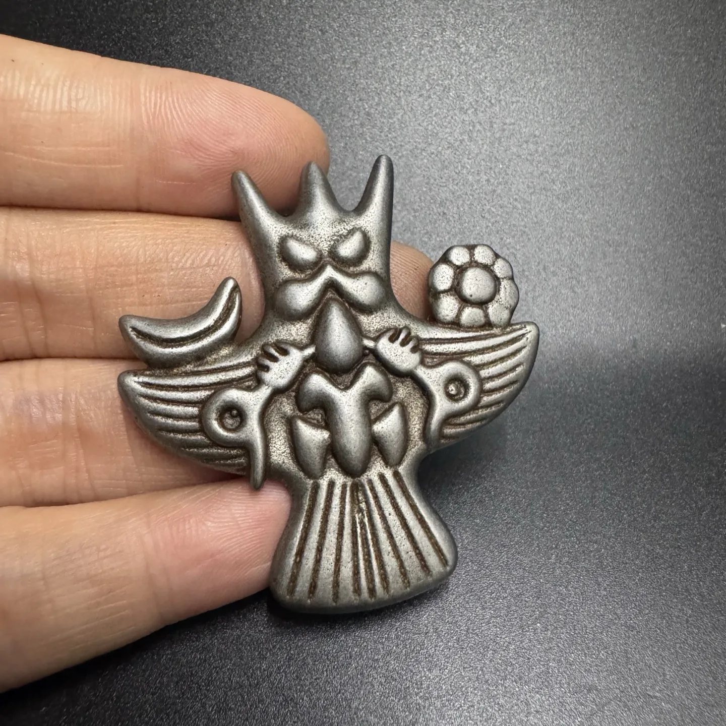 Vintage Meteorite Tianshi Iron Tibetan Limatou Dapeng Bird Small Statue - Keychain Pendant Decoration and Craft