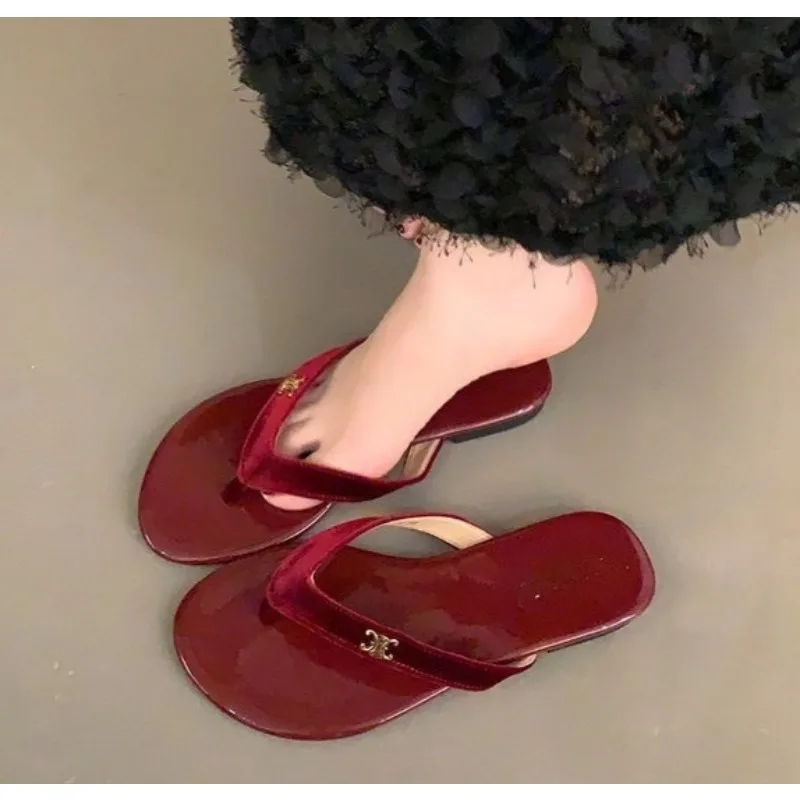 

Luxury Designer Summer Women Clip Toe Slippers Comfort Low Heel Slides Shoes Ladies Casual Dress Street Style Sandalis
