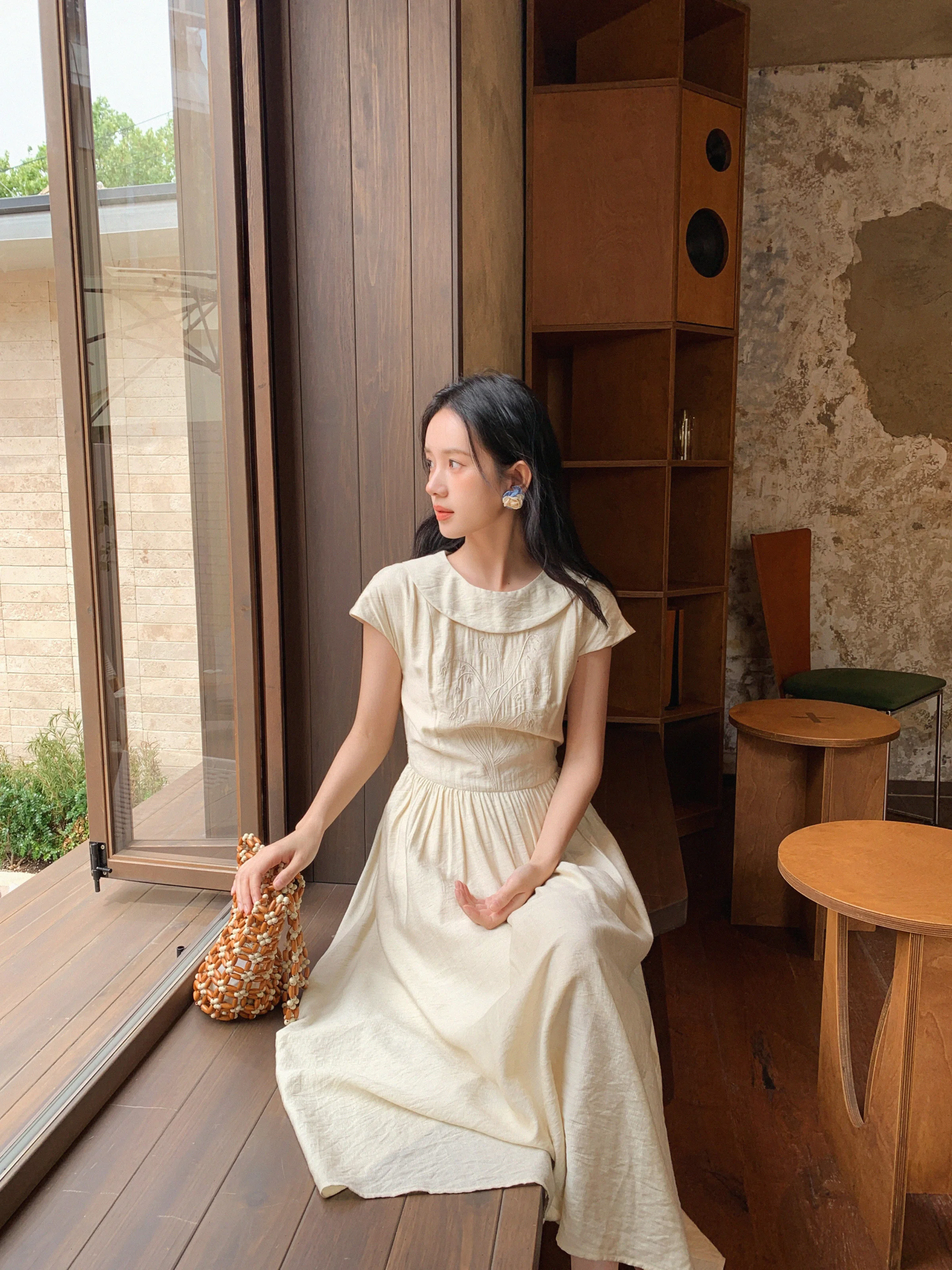 Elegante retro geborduurde jurk getextureerde zomer a-lijn maxi zonnejurk dames korte mouw vloeiende jurk lelie bloemen detail terug stropdas