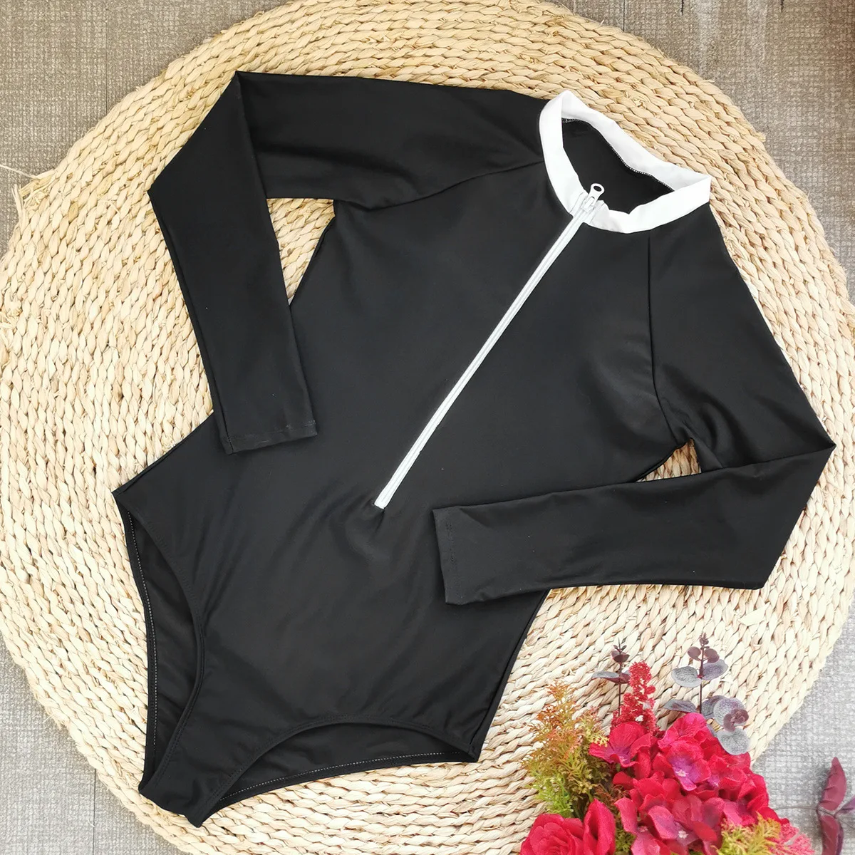 Long Sleeve Swimsuit With Cover Up 2025 New Sexy Swimwear Women Surf Swim Suit Slimming Bathingsuit Female Bodysuit Beachwear