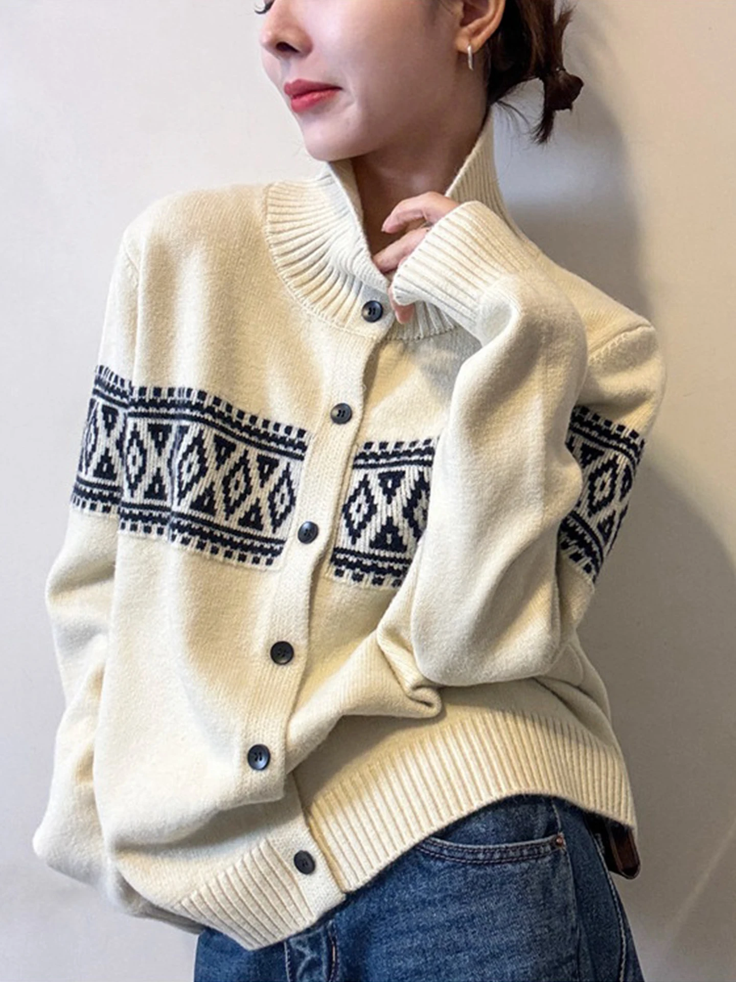 

High Collar Long Sve Knitted Sweater Women's Retro Color Blo Design Button up Casual Winter Faion Poem Art Linen