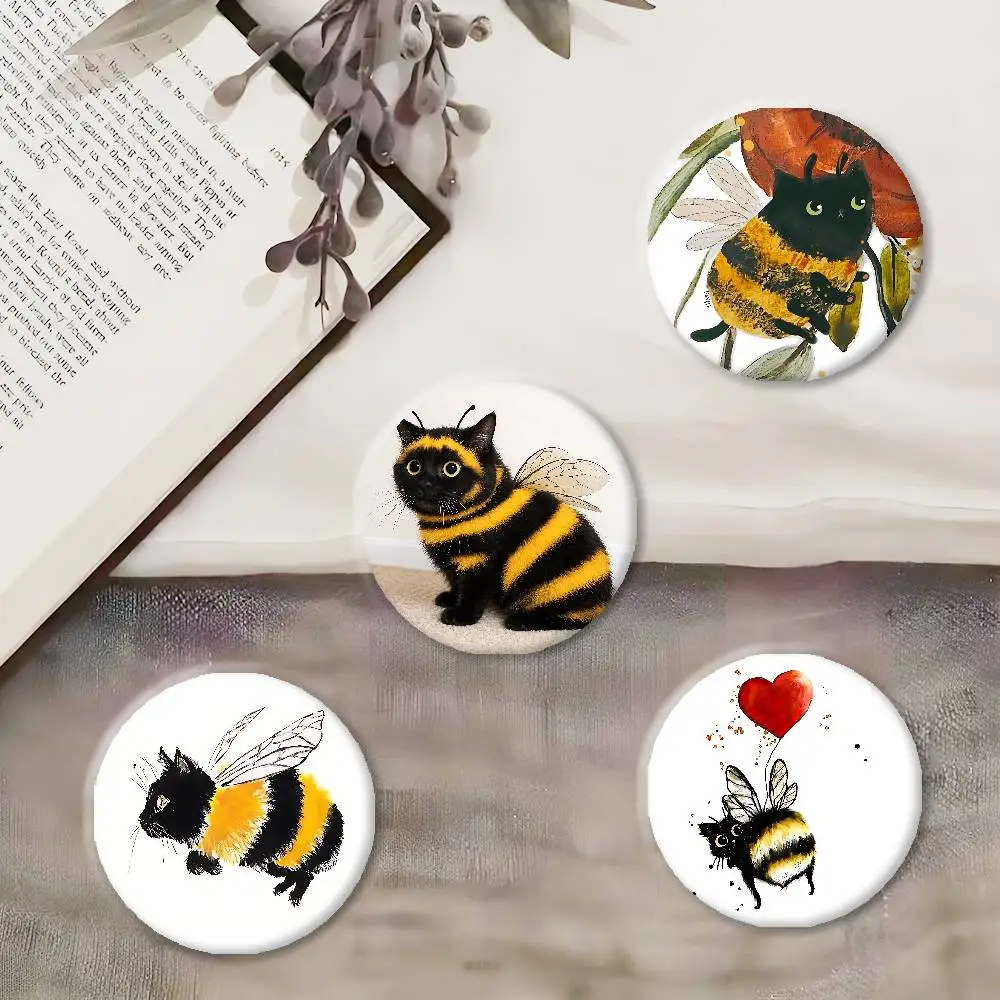 Bee Cat Classic Fashion Badge Peripheral Lapel Pins Tinplate Round Brooch For Shoulder Bag Accessories Souvenir Gifts