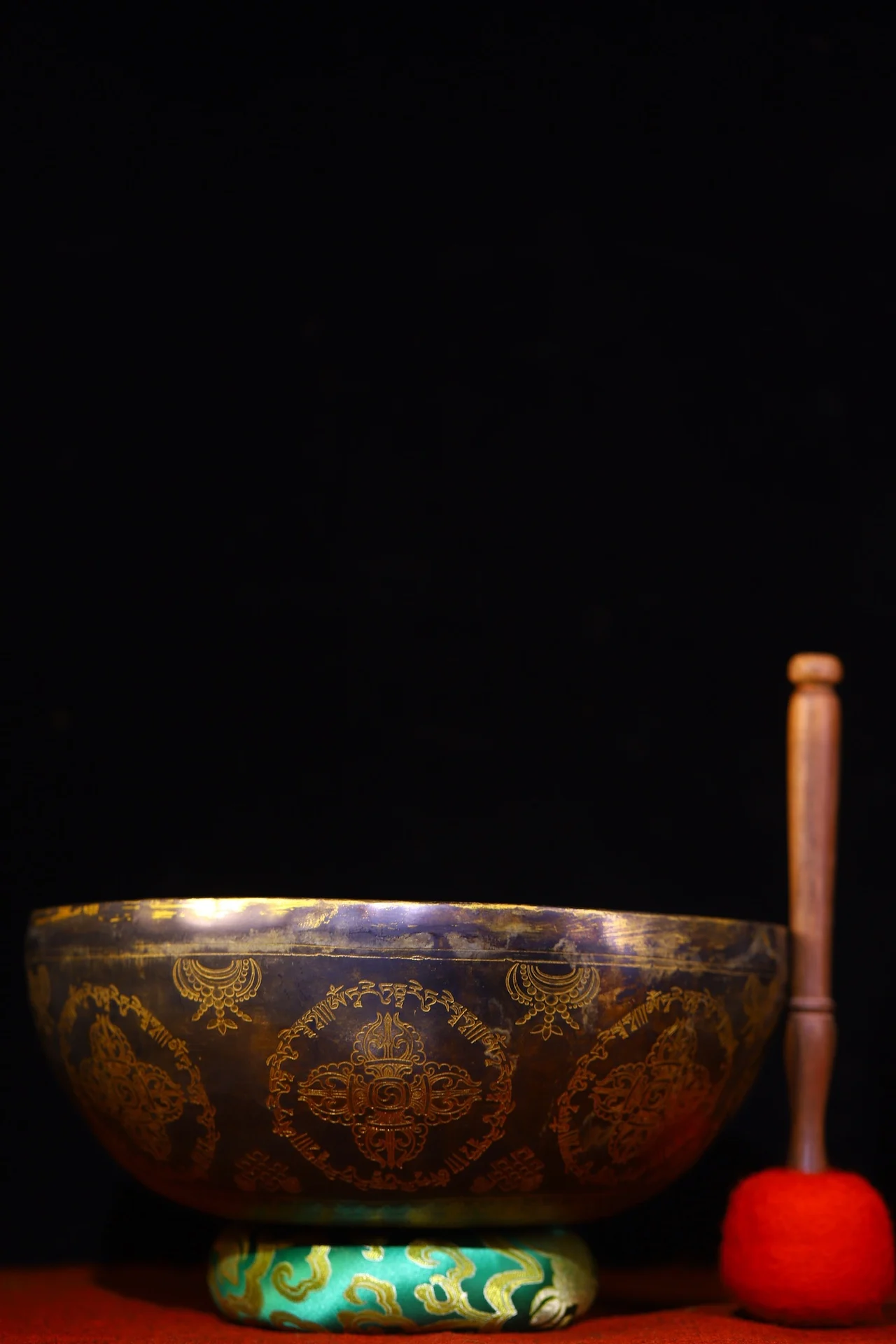 

9"Tibetan Temple Collection Old Bronze Cinnabar Painted Green Tara Buddha Buddhist Music Bowl Reciting Scriptures Worship Hall