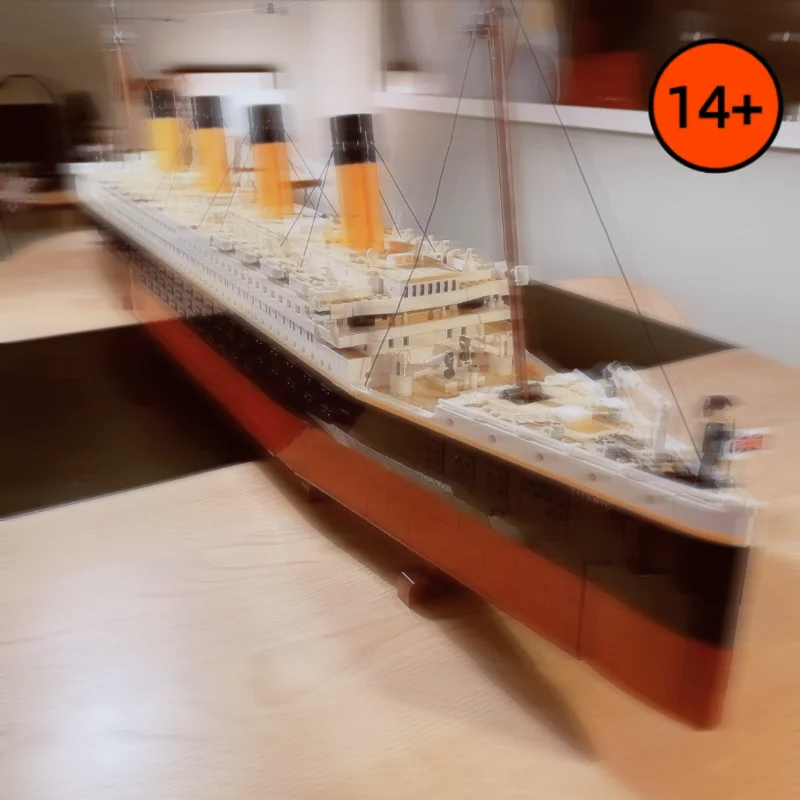 9090Pcs 1.35M Large Titan Cruise Ship Building Bricks Steamship Model Bricks Ornament Home Decor Toys Christmas Birthday Gift